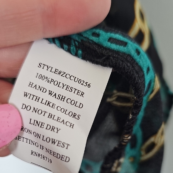 Tattoo Me NWT Size 3X Nautical Sleeveless Black Blouse with Gold Chain Pattern - Picture 5 of 6